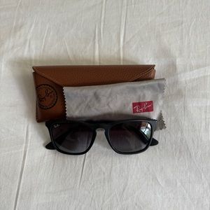 Ray Ban Chris Wayfarer Sunglasses - Black (Unisex)